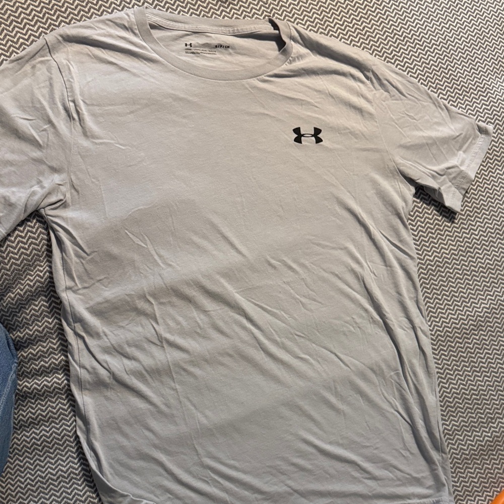 Under Armour Men's Light Gray Short Sleeve Tee